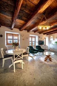 Apartment Wohnung Filumena mit Blick auf das Wasser by Interhome