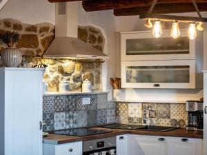 Apartment Wohnung Filumena mit Blick auf das Wasser by Interhome