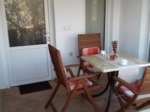 Apartment für vier Personen mit Terrasse by Interhome