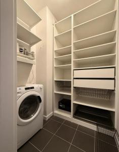 Studio in Centro Stile Buenos Aires con Check-in Automatico H24 e Parcheggio Gratuito