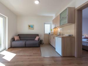 Apartment Ferienwohnungen Rilovic - Wohnung A2 by Interhome