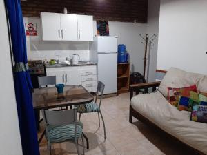 Cabañas en monte autóctono con pileta