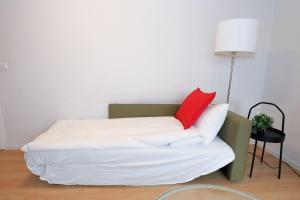 Minutes walk from Google HQ city view