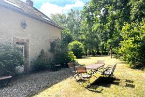Family house with pond1h50 of Paris