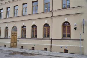 Happy Inn Lux apartment, self Check, parking, Tilto str