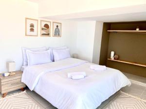 Londe Turquoise - apartment with feet in the water