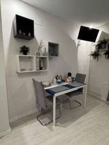 La Joya de la Caleta. A 60 mts playa.