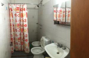 Los Nidos Dormis Habitaciones con baño privado y DEPARTAMENTOS