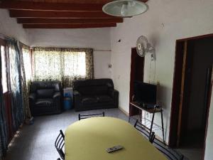 Los Nidos Dormis Habitaciones con baño privado y DEPARTAMENTOS