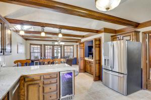 3,000-Sq-Ft Group Getaway w Pool Near Kansas City