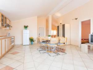 Apartment Petra by Interhome