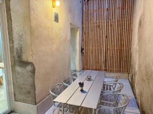 Jacky Maison de Ville avec Patio, Climatisée