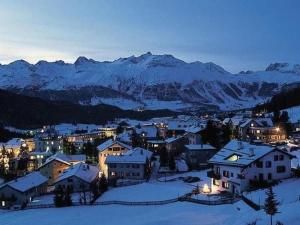 Apartment Chesa Auricula by Interhome