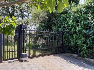 Holiday Home mit schönem Garten und Sonnenterrasse by Interhome