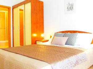 Apartment Garbin Ventus Makarska by Interhome