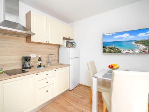 Apartment Wohnung in Vodice mit Grill by Interhome