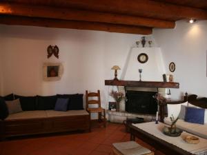 Holiday Home in Douliana mit Großem Balkon by Interhome