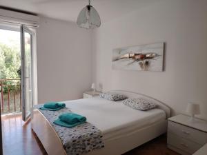 Apartment mit Balkon und Meerblick by Interhome