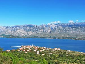 Apartment Appartement in Vinjerac mit Großer Terrasse by Interhome