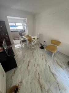 3 rooms in La Perla area