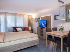 Apartment Top Ferienwohnung Dom - SkiIn-SkiOut by Interhome
