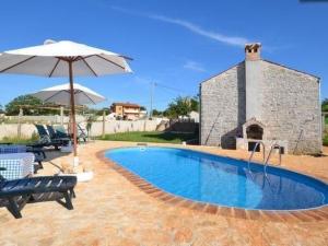 Holiday Home in Bratulići mit Privatem Pool by Interhome