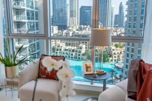 Luxury 2BR Superior Apartment with Full Burj Khalifa and Dubai Mall Dancing Fountain View, Royal Tiffany