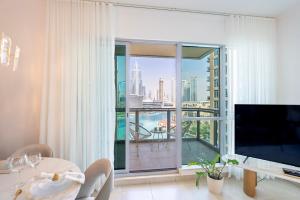 Luxury 2BR Superior Apartment with Full Burj Khalifa and Dubai Mall Dancing Fountain View, Royal Tiffany