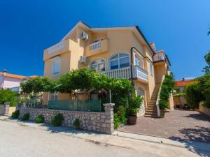 Apartment Pension Tina Appartement 2 by Interhome