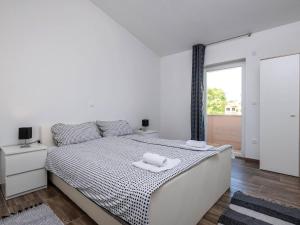 Holiday Home Leone by Interhome