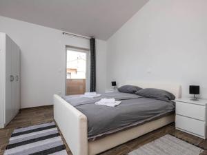 Holiday Home Leone by Interhome