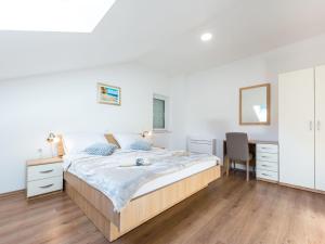 Apartment Ferienwohnungen Rilovic - Wohnung A4 by Interhome