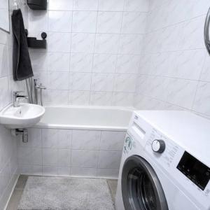 Panoramic top floor flat across the metro