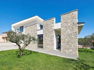 Holiday Home Villa Dolcea - Elegant und stilvoll mit Pool by Interhome