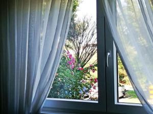 Apartment Schöne neu renovierte Wohnung in der Nähe des Zentrums by Interhome