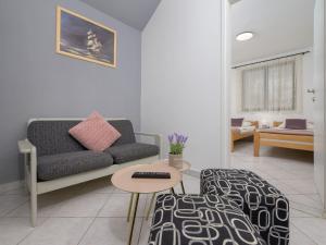 Apartment Gemütliche Ferienwohnung 5 by Interhome