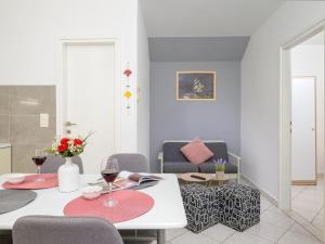 Apartment Gemütliche Ferienwohnung 5 by Interhome