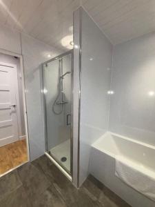 Admiralty Lane - No 4