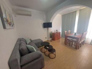 Apartment Gemütliche Ferienwohnung für Familien mit Terrasse by Interhome