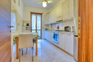 Davide Host Casa Pirandello 3 min Metro