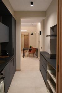 Ampio trilocale 5 posti letto, 2 bagni - M4 Dateo