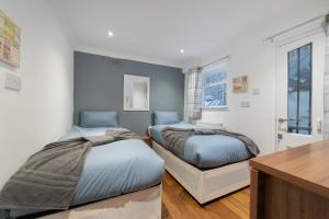 Spacious, period flat in central location with patio