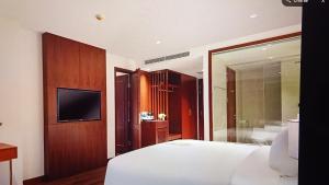 Golden Reef Hotel Bayview