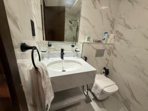 Chic Studio Living Elysee III by Pantheon