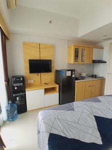 Cozy Apartment Room by Nia Apartment