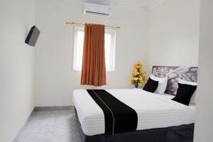 Hotel O near Transmart Padang formerly Sulaiman Residence