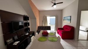 Cond. arpoador perto da praia