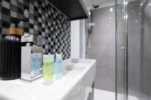 City Central Work-Friendly Studio 1BR