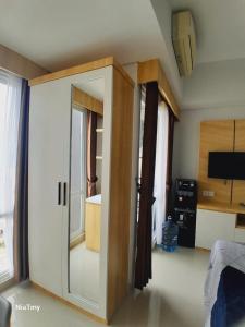 Cozy Apartment Room by Nia Apartment