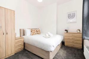 DiscountsContractorsWIFIFree ParkingSmart TV